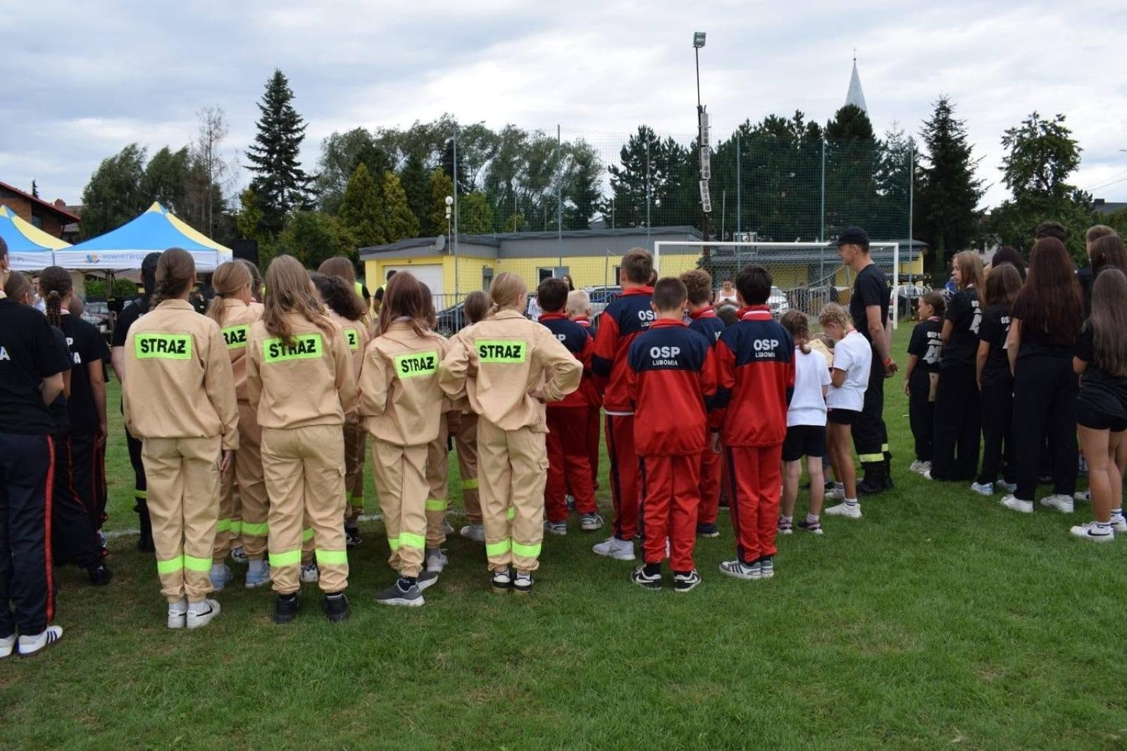 Zdjęcie w galerii na portalu naszwodzislaw.com: Młodzi strażacy walczyli o Puchar Starosty. W Lubomi rywalizowało 17 drużyn [FOTO] wiadomości z regionu