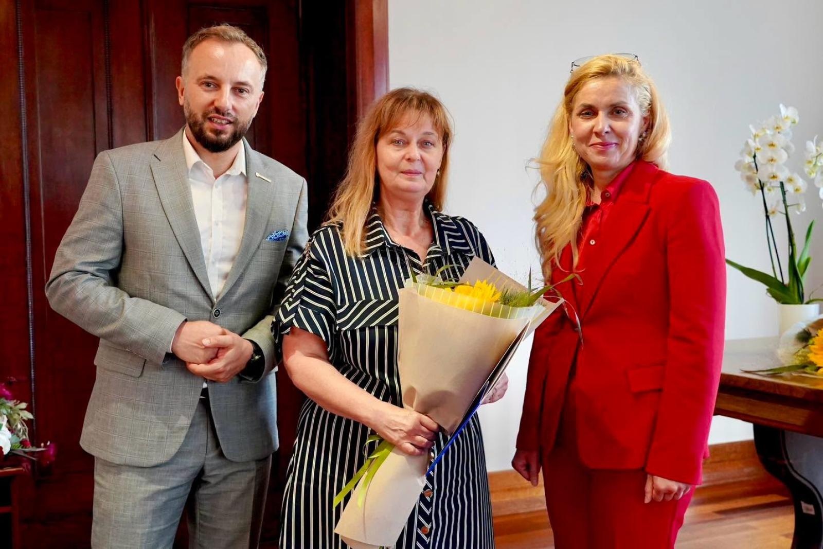 Zdjęcie w galerii na portalu naszwodzislaw.com: Nowe awanse i wzruszające pożegnania. Ważne chwile dla rydułtowskiej oświaty wiadomości z regionu