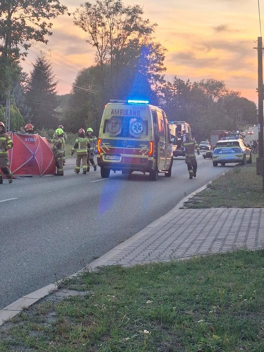 Zdjęcie w galerii na portalu naszwodzislaw.com: Tragedia na granicy Zawady i Kokoszyc. Zginął motocyklista wiadomości z regionu