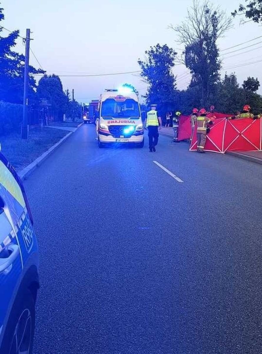 Zdjęcie w galerii na portalu naszwodzislaw.com: Tragiczny wypadek na ulicy Młodzieżowej. Nie żyje motocyklista [KOMUNIKAT POLICJI] wiadomości z regionu