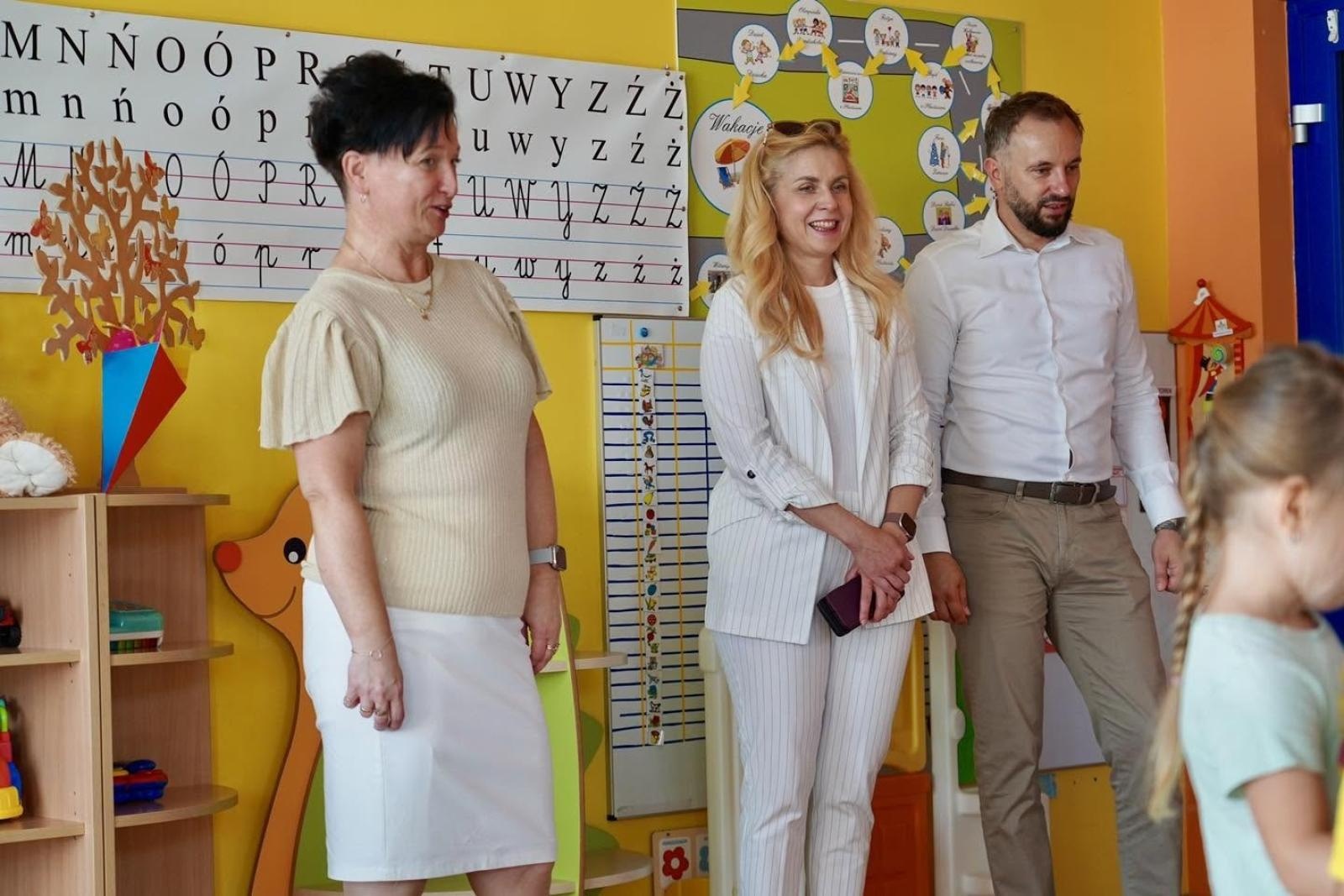 Zdjęcie w galerii na portalu naszwodzislaw.com: Wielkie odliczanie do pierwszego dzwonka. Rydułtowskie placówki przygotowane na powrót uczniów wiadomości z regionu