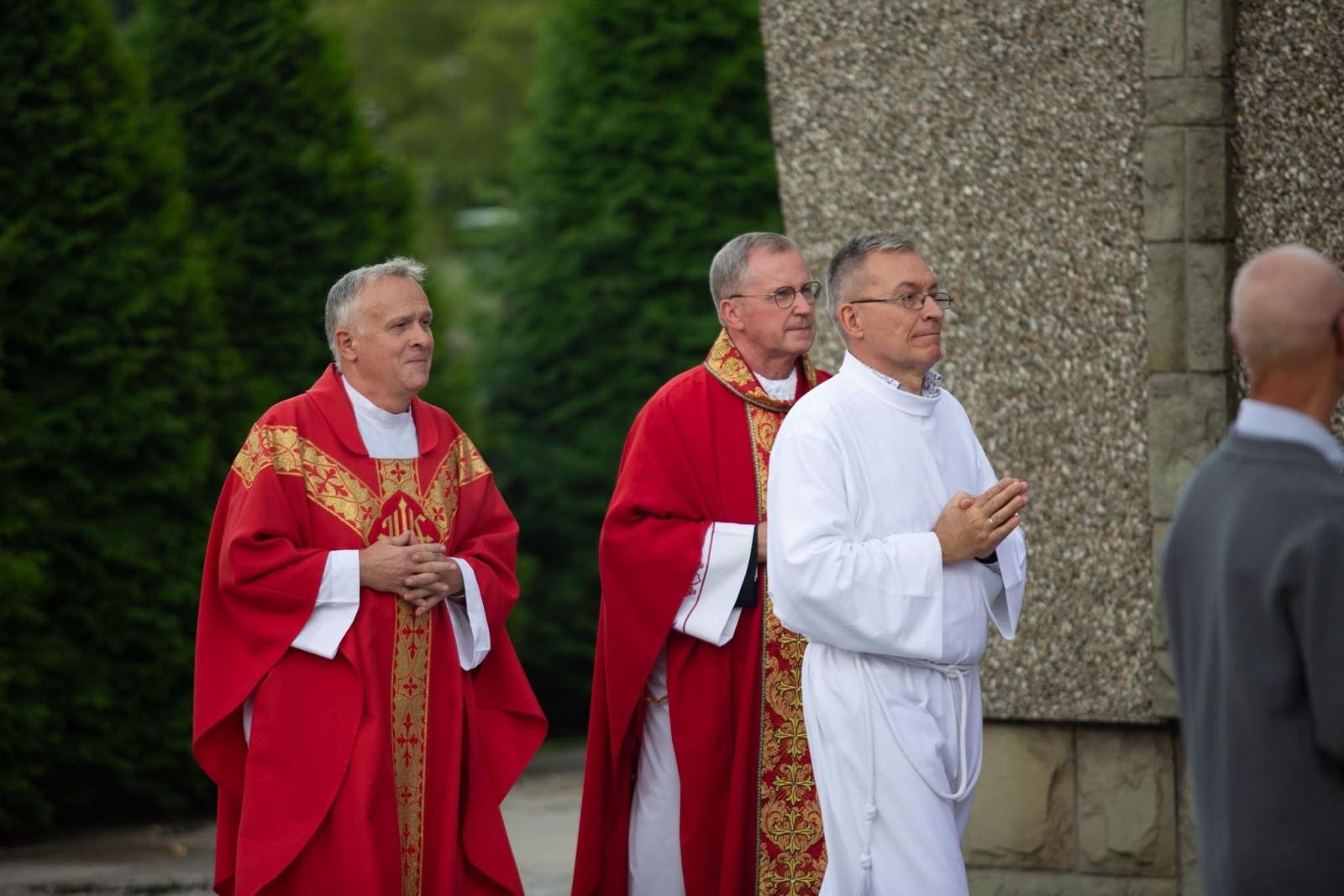 Zdjęcie w galerii na portalu naszwodzislaw.com: Korowód przejechał ulicami Radlina. Tak mieszkańcy świętowali dożynki [FOTO] wiadomości z regionu