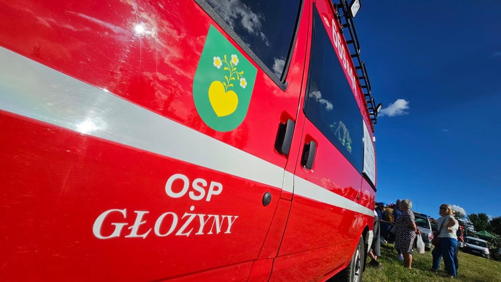 Zdjęcie w galerii na portalu naszwodzislaw.com: Korowód przejechał ulicami Radlina. Tak mieszkańcy świętowali dożynki [FOTO] wiadomości z regionu