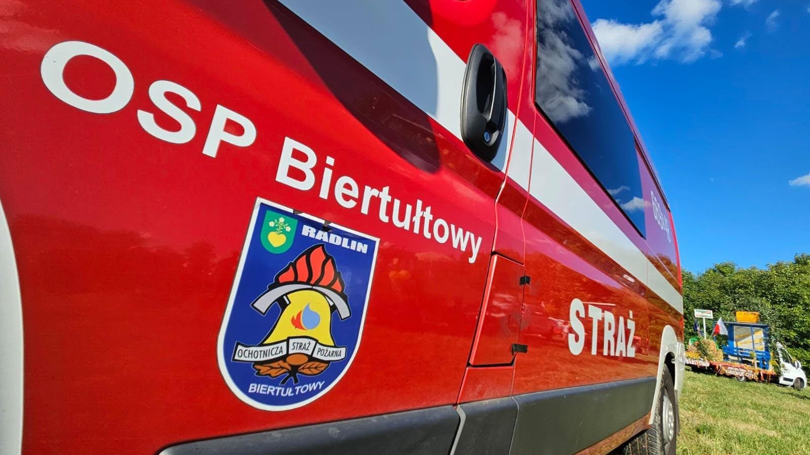 Zdjęcie w galerii na portalu naszwodzislaw.com: Korowód przejechał ulicami Radlina. Tak mieszkańcy świętowali dożynki [FOTO] wiadomości z regionu