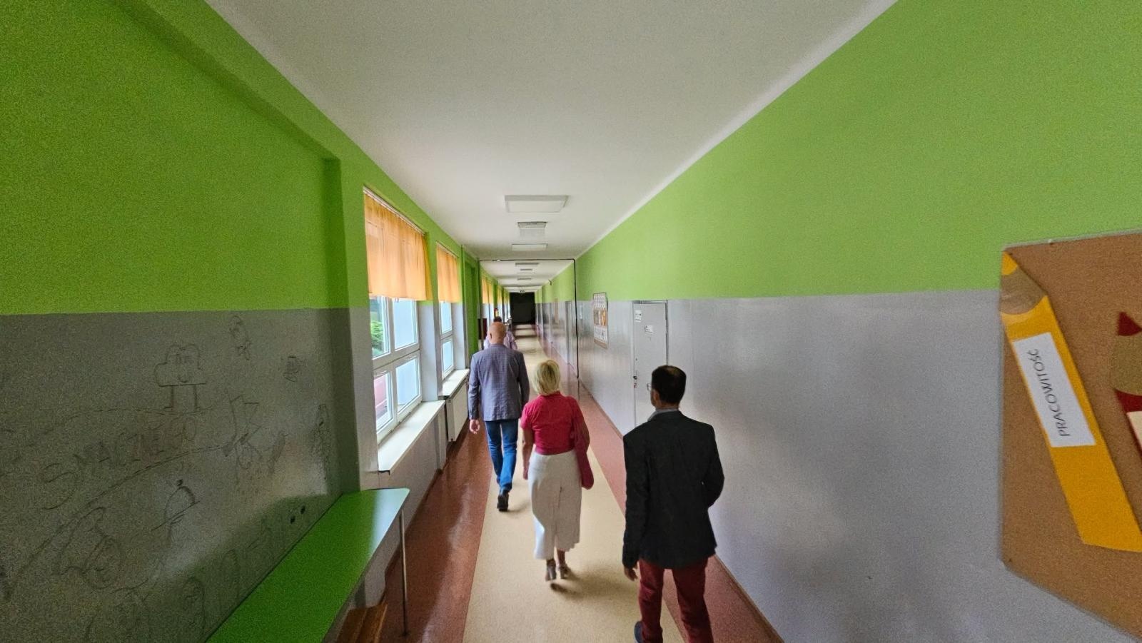 Zdjęcie w galerii na portalu naszwodzislaw.com: Radlin gotowy na pierwszy dzwonek. Burmistrz sprawdził szkoły i przedszkola wiadomości z regionu