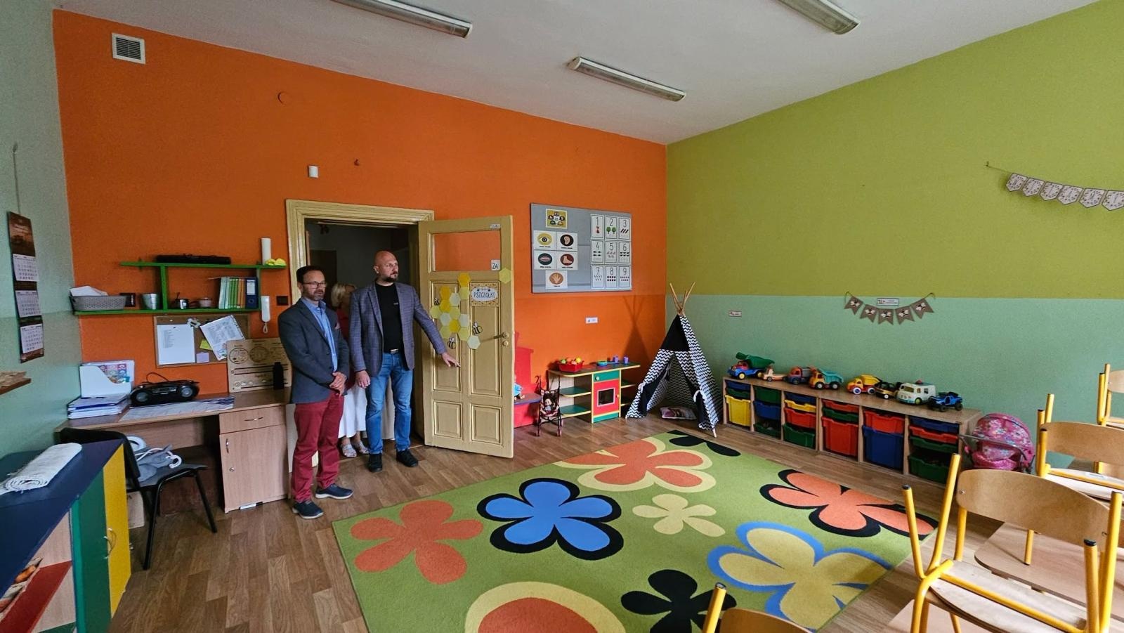 Zdjęcie w galerii na portalu naszwodzislaw.com: Radlin gotowy na pierwszy dzwonek. Burmistrz sprawdził szkoły i przedszkola wiadomości z regionu