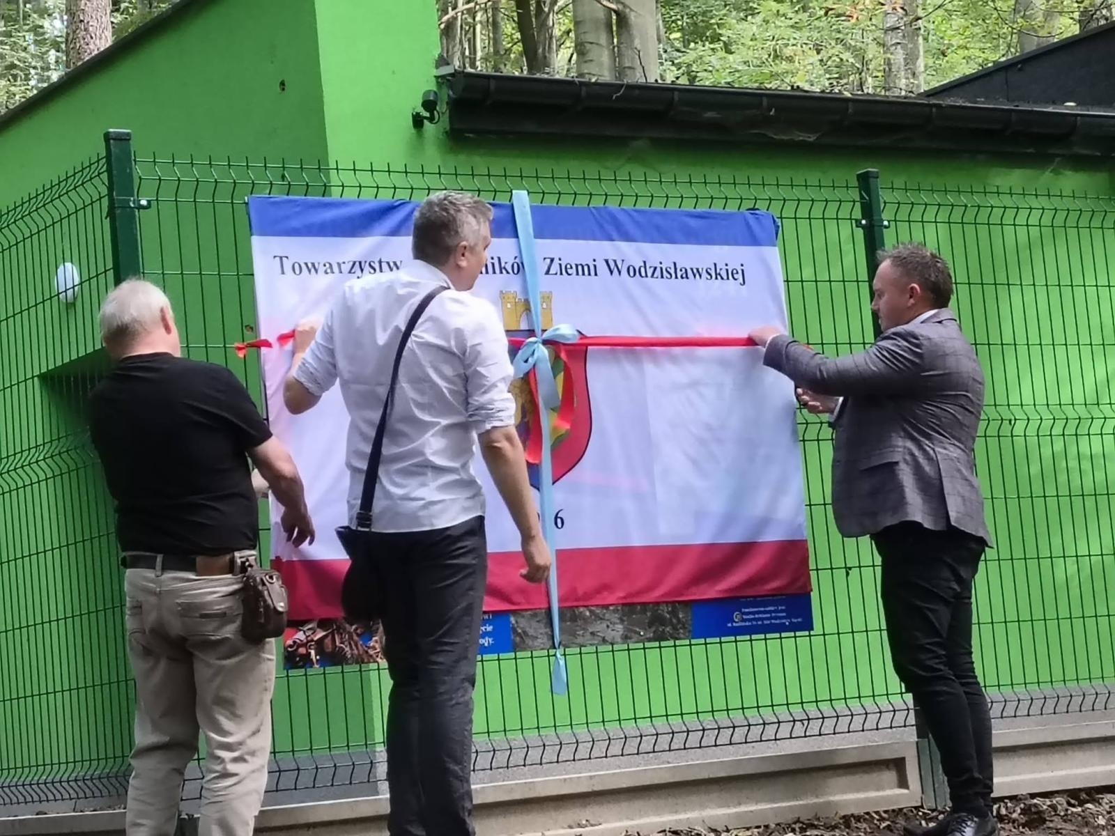 Zdjęcie w galerii na portalu naszwodzislaw.com: Mongołowie mieli ponieść tu klęskę. Tajemnicze miejsce w Wodzisławiu doczekało się tablicy wiadomości z regionu