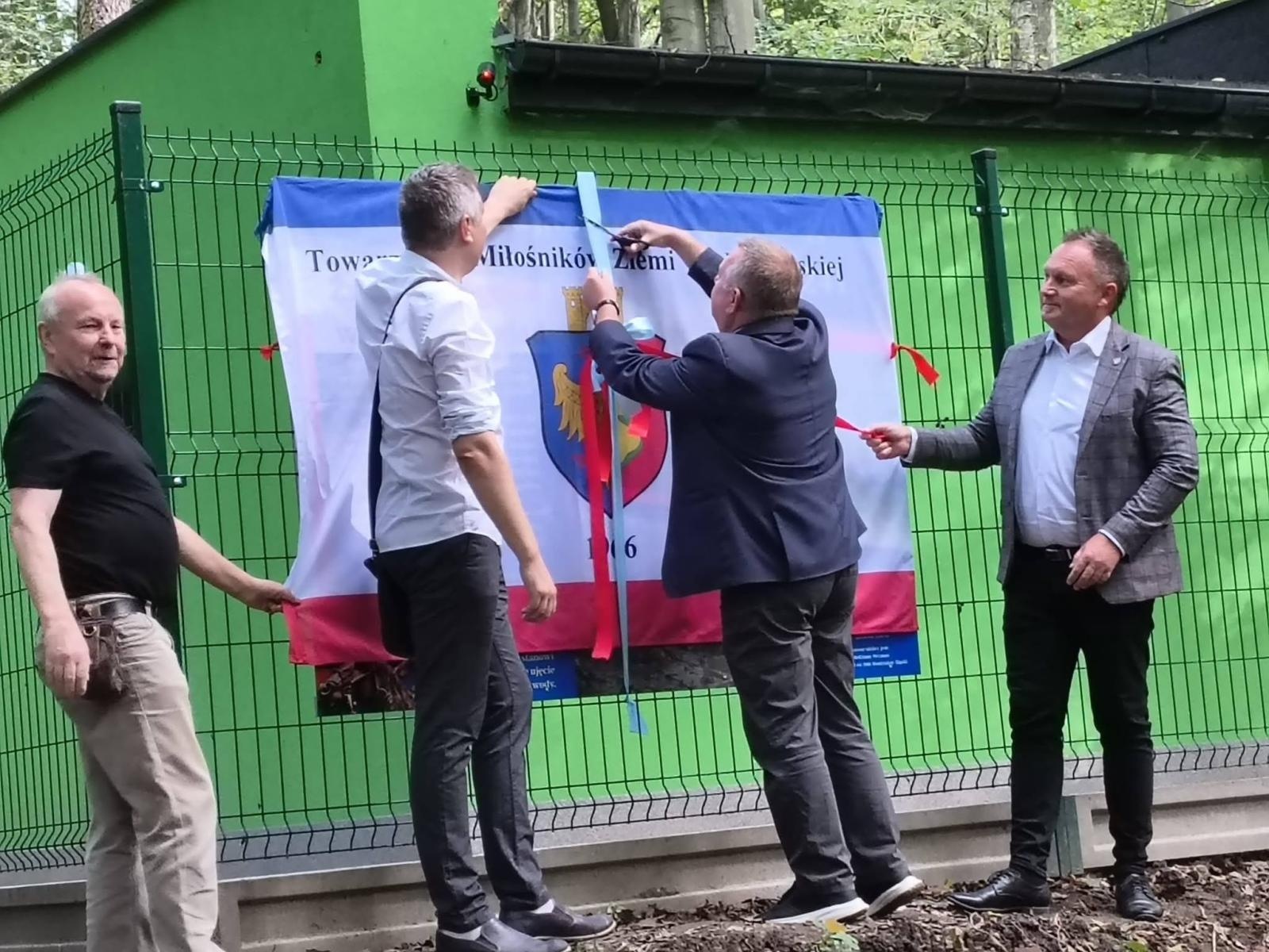 Zdjęcie w galerii na portalu naszwodzislaw.com: Mongołowie mieli ponieść tu klęskę. Tajemnicze miejsce w Wodzisławiu doczekało się tablicy wiadomości z regionu