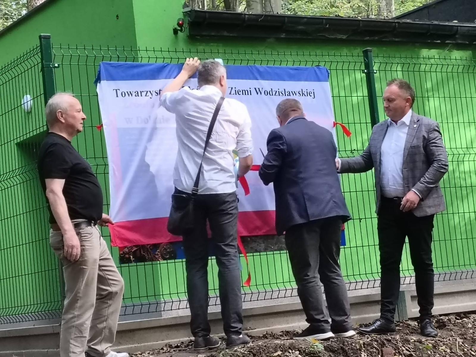 Zdjęcie w galerii na portalu naszwodzislaw.com: Mongołowie mieli ponieść tu klęskę. Tajemnicze miejsce w Wodzisławiu doczekało się tablicy wiadomości z regionu
