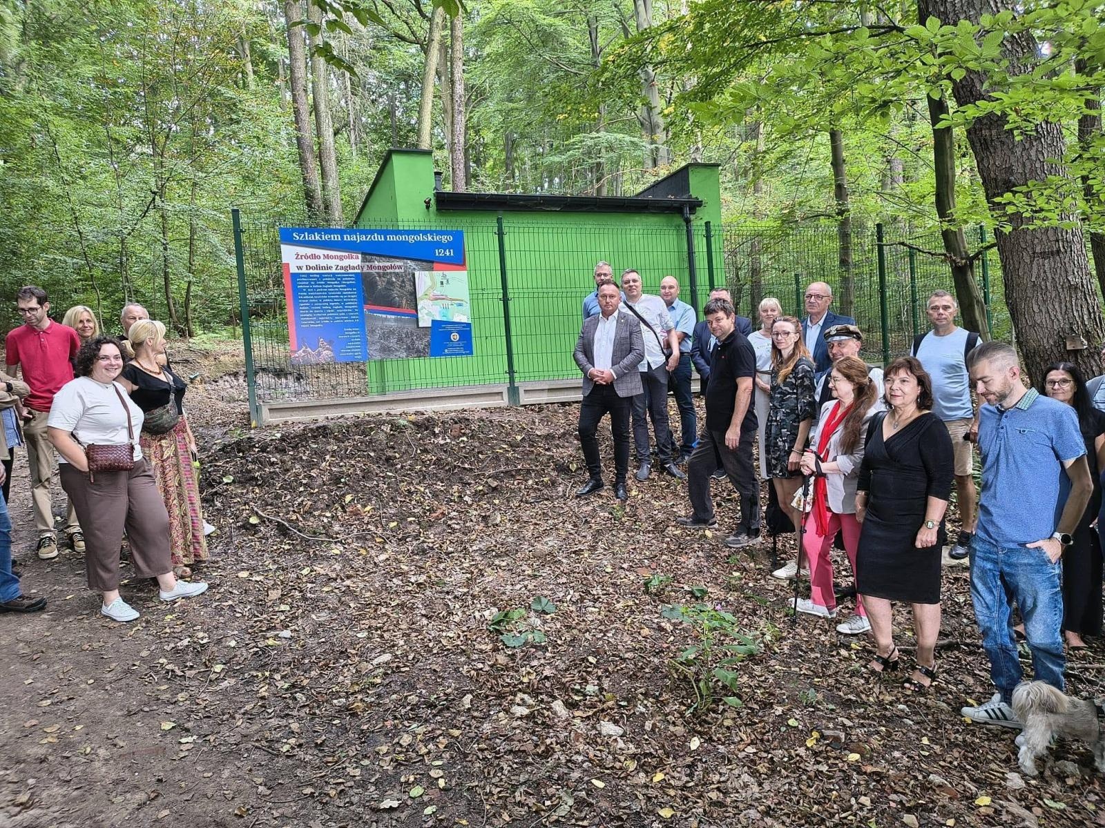 Zdjęcie w galerii na portalu naszwodzislaw.com: Mongołowie mieli ponieść tu klęskę. Tajemnicze miejsce w Wodzisławiu doczekało się tablicy wiadomości z regionu