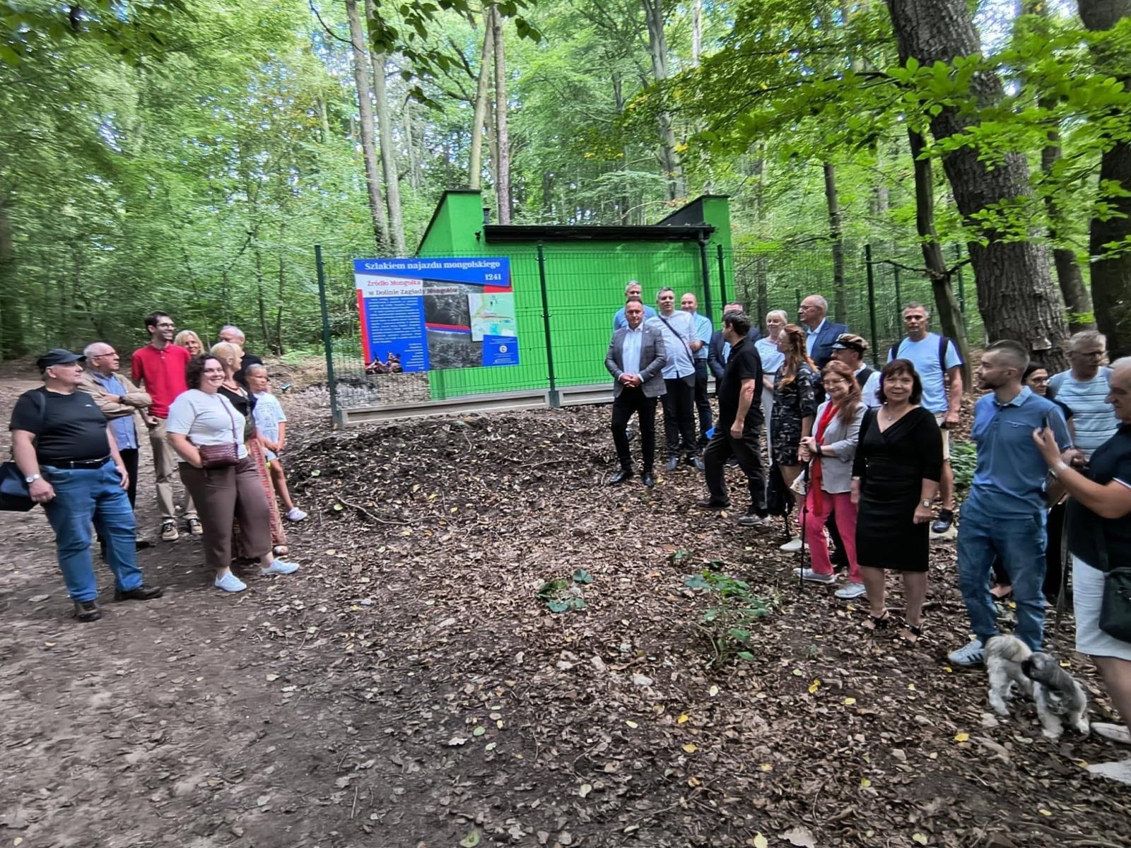 Zdjęcie w galerii na portalu naszwodzislaw.com: Mongołowie mieli ponieść tu klęskę. Tajemnicze miejsce w Wodzisławiu doczekało się tablicy wiadomości z regionu