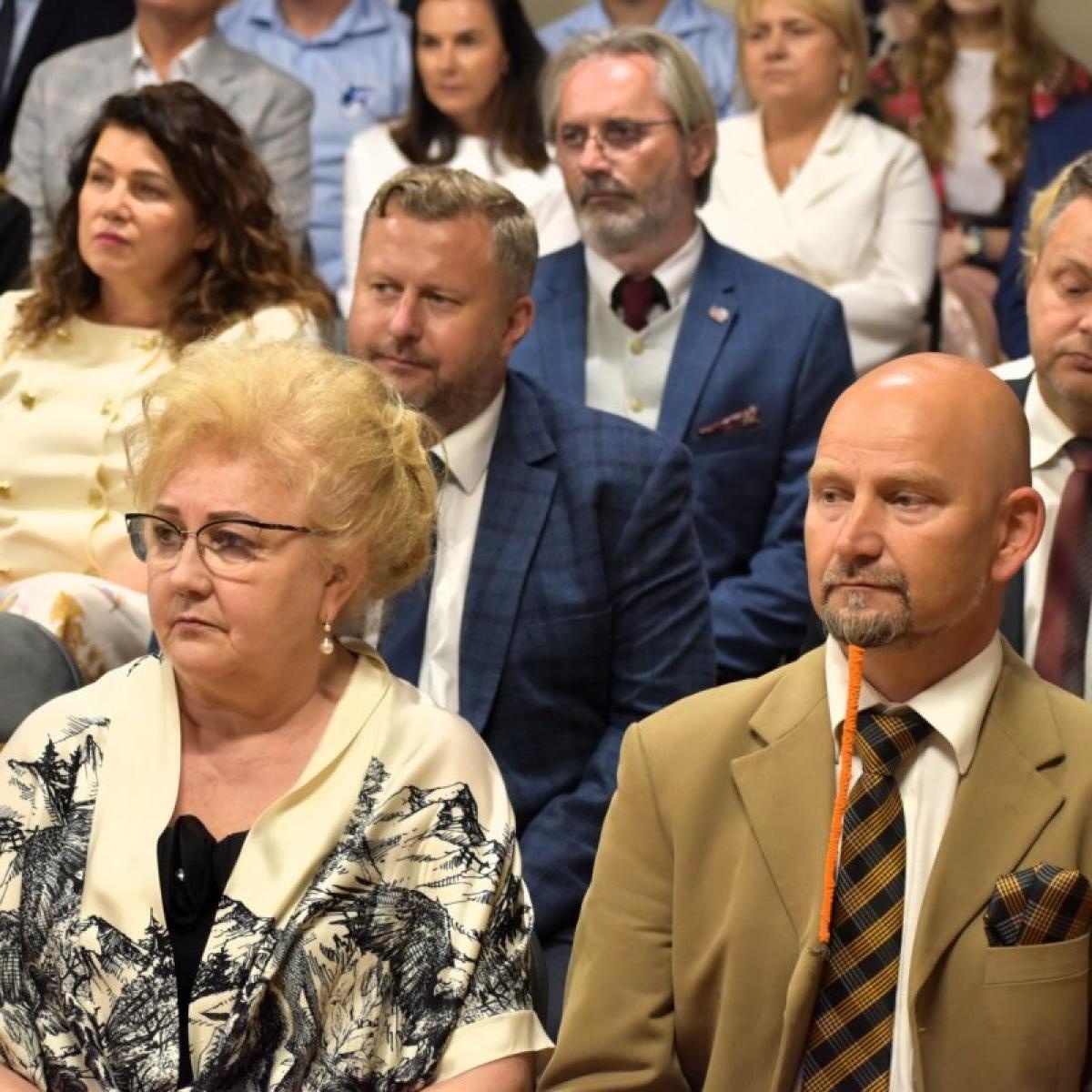 Zdjęcie w galerii na portalu naszwodzislaw.com: 10 lat PCKZiU. Jubileusz, awanse nauczycieli i nowoczesne technologie na inaugurację roku szkolnego wiadomości z regionu