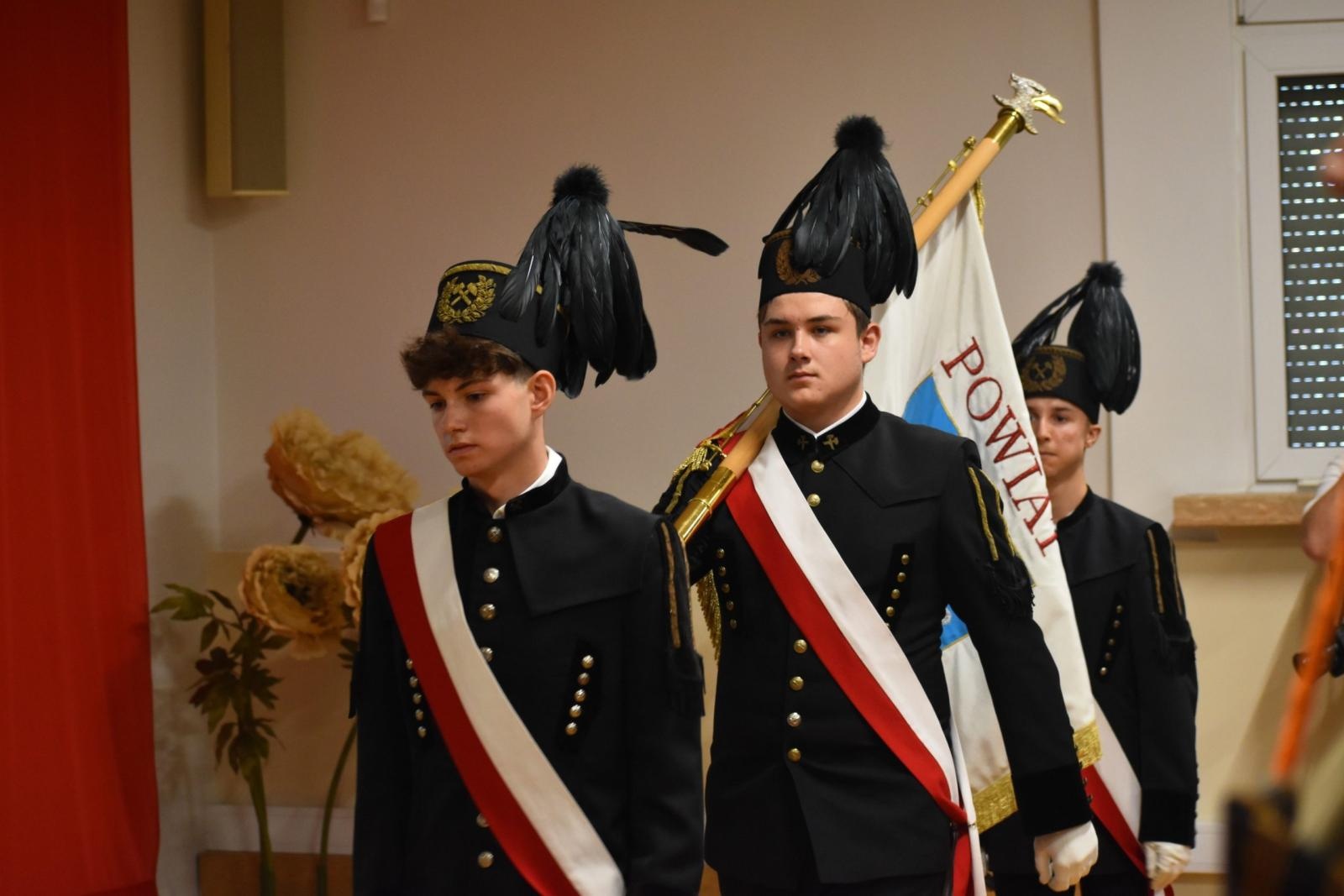 Zdjęcie w galerii na portalu naszwodzislaw.com: 10 lat PCKZiU. Jubileusz, awanse nauczycieli i nowoczesne technologie na inaugurację roku szkolnego wiadomości z regionu