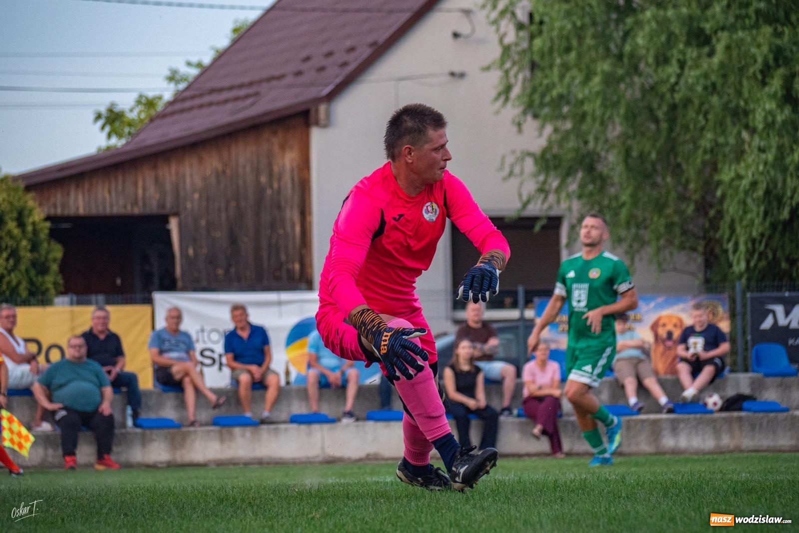 Zdjęcie w galerii na portalu naszwodzislaw.com: Od pierwszego gwizdka pod dyktando Turzy Śląskiej. Zgoda bezradna [FOTO] wiadomości z regionu