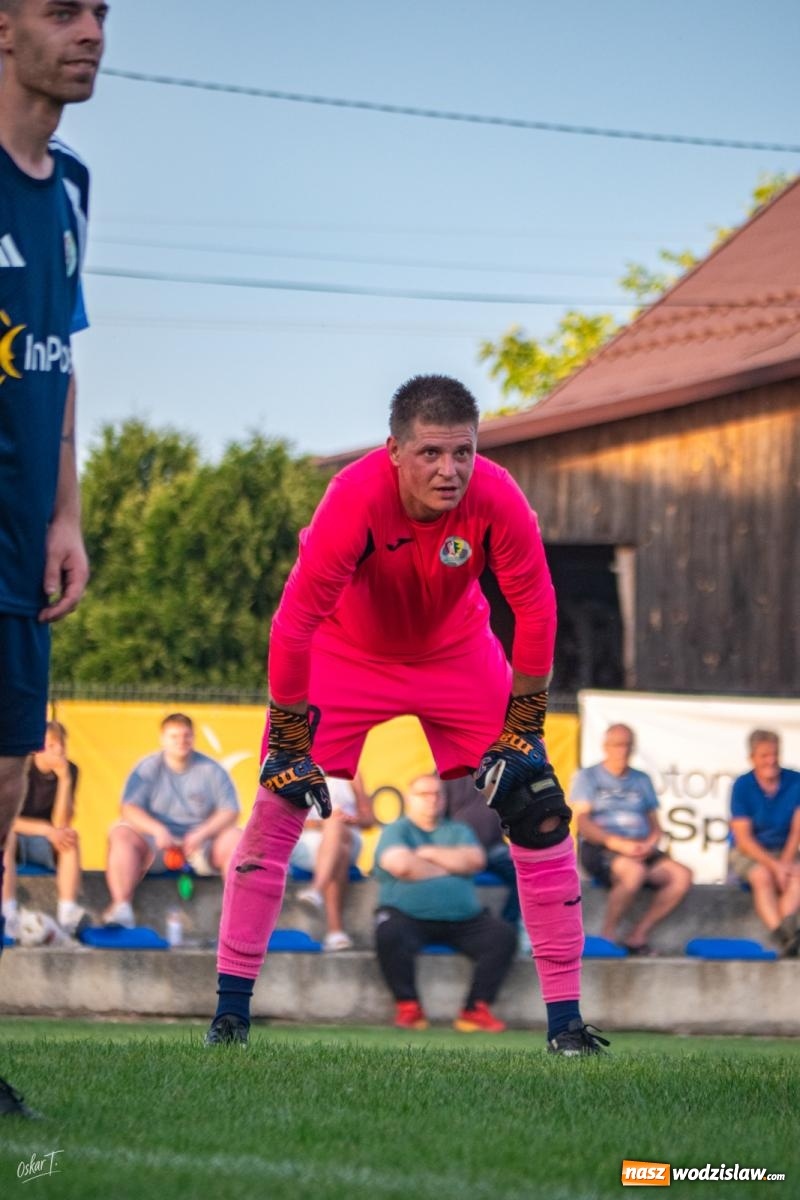 Zdjęcie w galerii na portalu naszwodzislaw.com: Od pierwszego gwizdka pod dyktando Turzy Śląskiej. Zgoda bezradna [FOTO] wiadomości z regionu