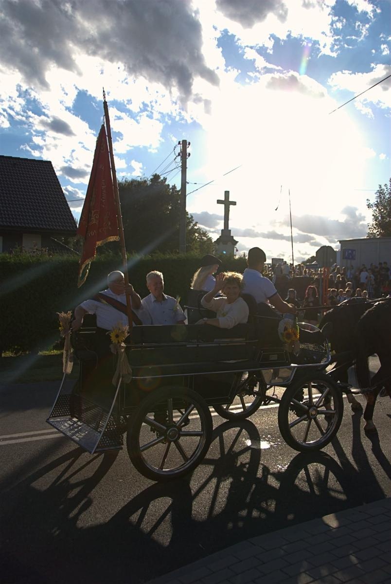 Zdjęcie w galerii na portalu naszwodzislaw.com: Pszów podziękował za plony. Dożynki przyciągnęły mieszkańców i gości [FOTO] wiadomości z regionu