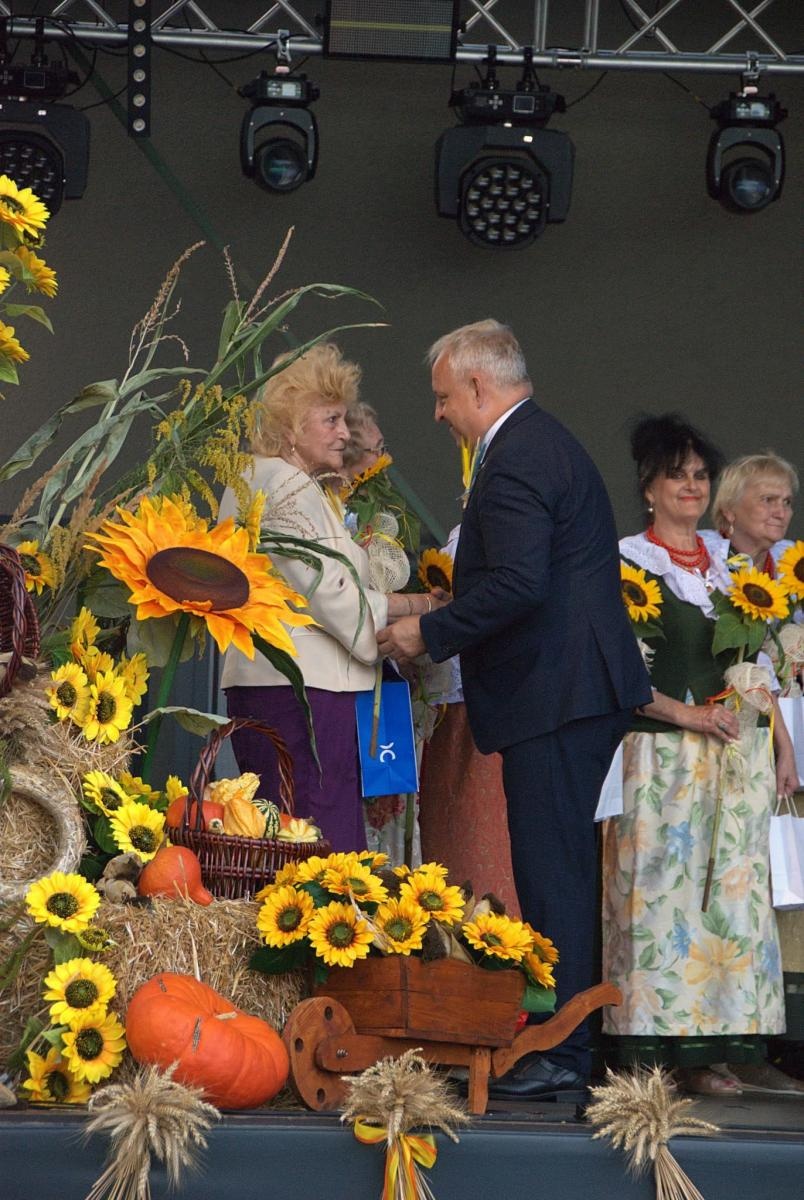 Zdjęcie w galerii na portalu naszwodzislaw.com: Pszów podziękował za plony. Dożynki przyciągnęły mieszkańców i gości [FOTO] wiadomości z regionu
