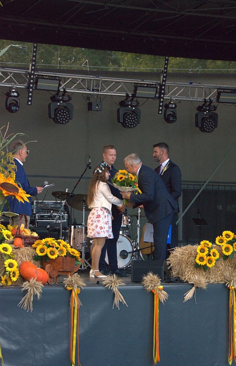 Zdjęcie w galerii na portalu naszwodzislaw.com: Pszów podziękował za plony. Dożynki przyciągnęły mieszkańców i gości [FOTO] wiadomości z regionu