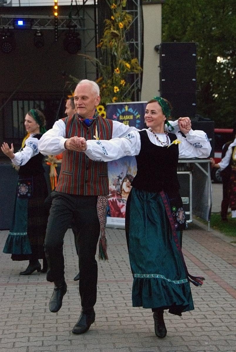 Zdjęcie w galerii na portalu naszwodzislaw.com: Pszów podziękował za plony. Dożynki przyciągnęły mieszkańców i gości [FOTO] wiadomości z regionu
