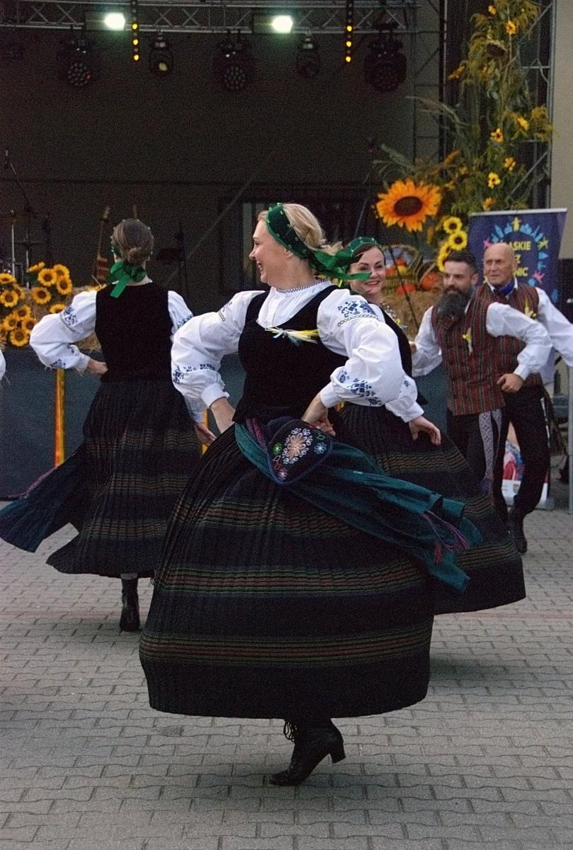 Zdjęcie w galerii na portalu naszwodzislaw.com: Pszów podziękował za plony. Dożynki przyciągnęły mieszkańców i gości [FOTO] wiadomości z regionu