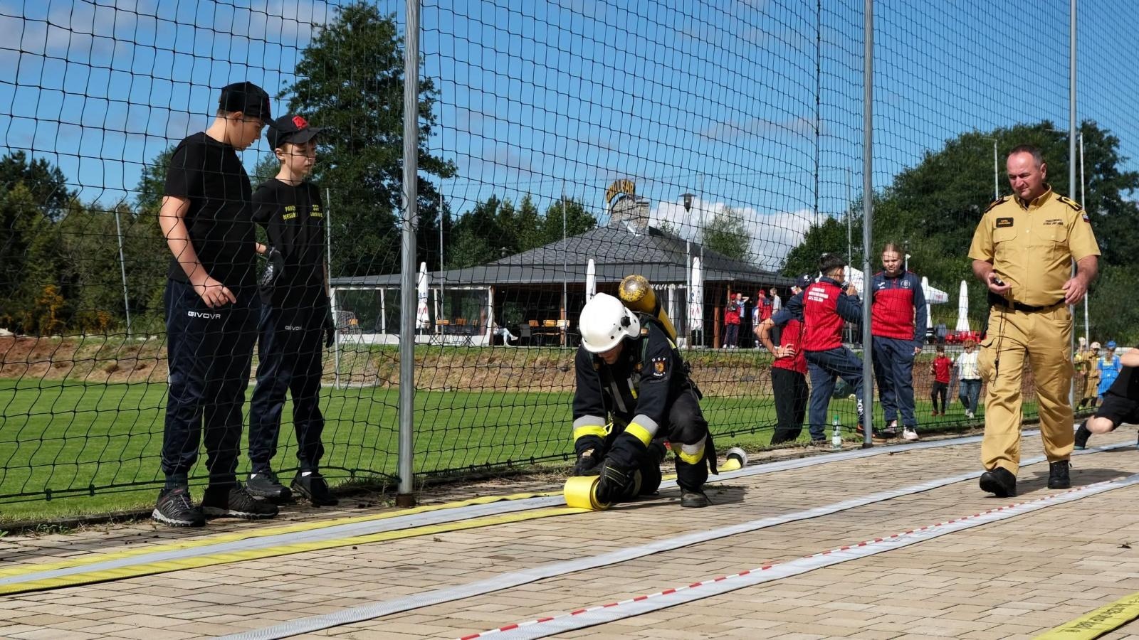 Zdjęcie w galerii na portalu naszwodzislaw.com: Najtwardsi strażacy znów stanęli do walki. Kto okazał się najlepszy? wiadomości z regionu