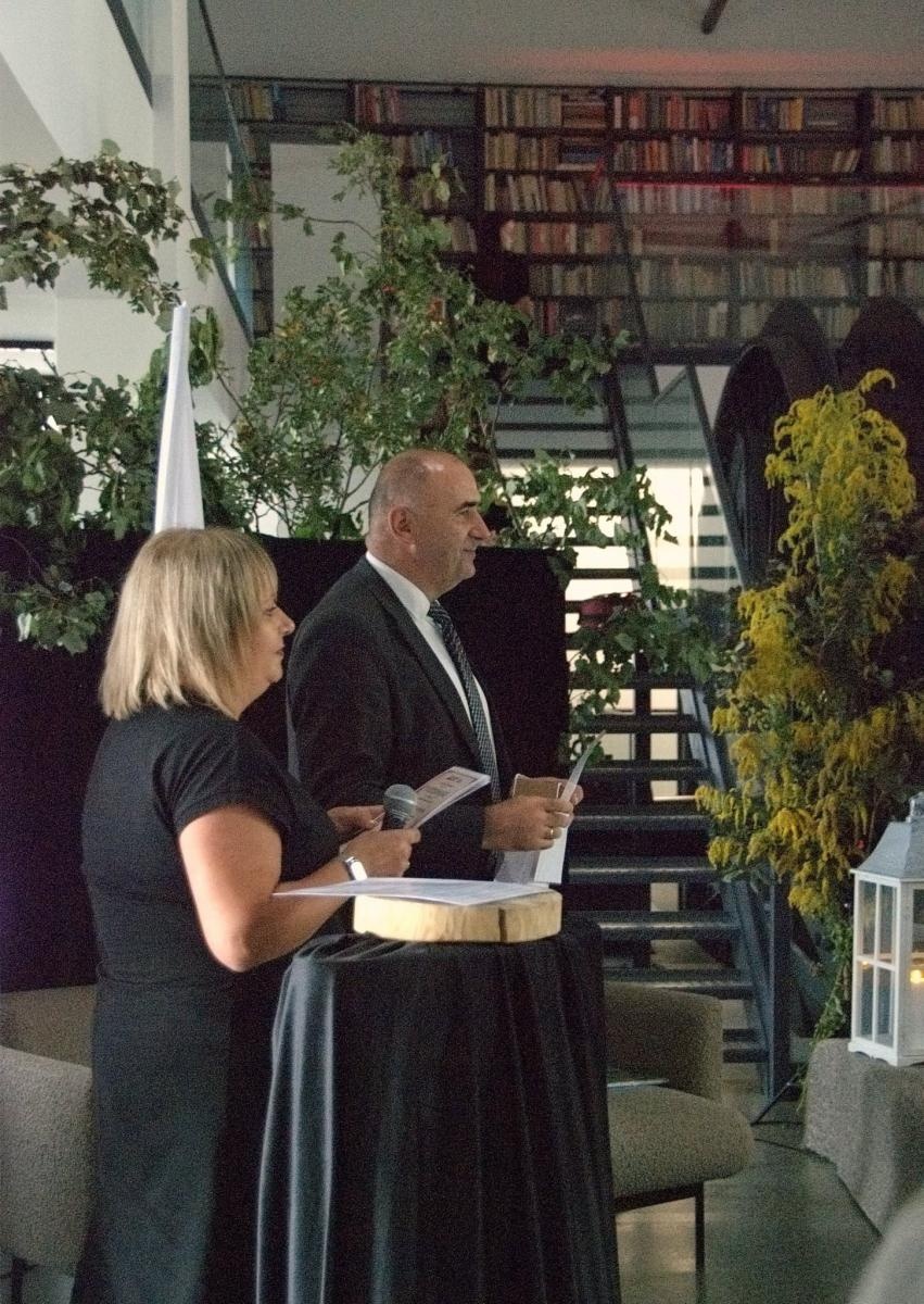 Zdjęcie w galerii na portalu naszwodzislaw.com: Dziady wybrzmiały w Pszowie. Za nami XV edycja Narodowego Czytania wiadomości z regionu