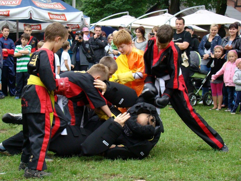 Zdjęcie w galerii na portalu naszwodzislaw.com: Piana Party na SZLUCHCIE wiadomości z regionu