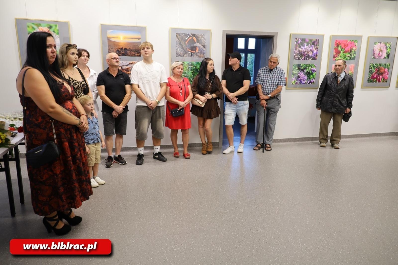 Zdjęcie w galerii na portalu naszwodzislaw.com: Natura jest kobietą – nowa wystawa w bibliotecznej Galerii Gawra wiadomości z regionu