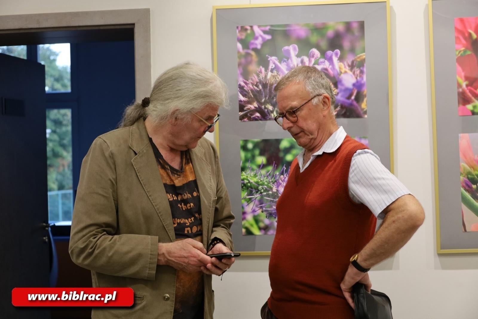 Zdjęcie w galerii na portalu naszwodzislaw.com: Natura jest kobietą – nowa wystawa w bibliotecznej Galerii Gawra wiadomości z regionu