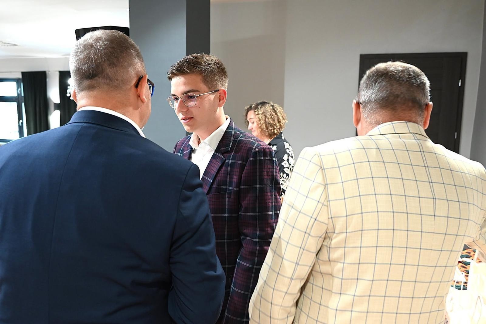 Zdjęcie w galerii na portalu naszwodzislaw.com: Od konkursów i olimpiad po mistrzostwa Polski. Gmina Godów wyróżniła najzdolniejszą młodzież [FOTO] wiadomości z regionu