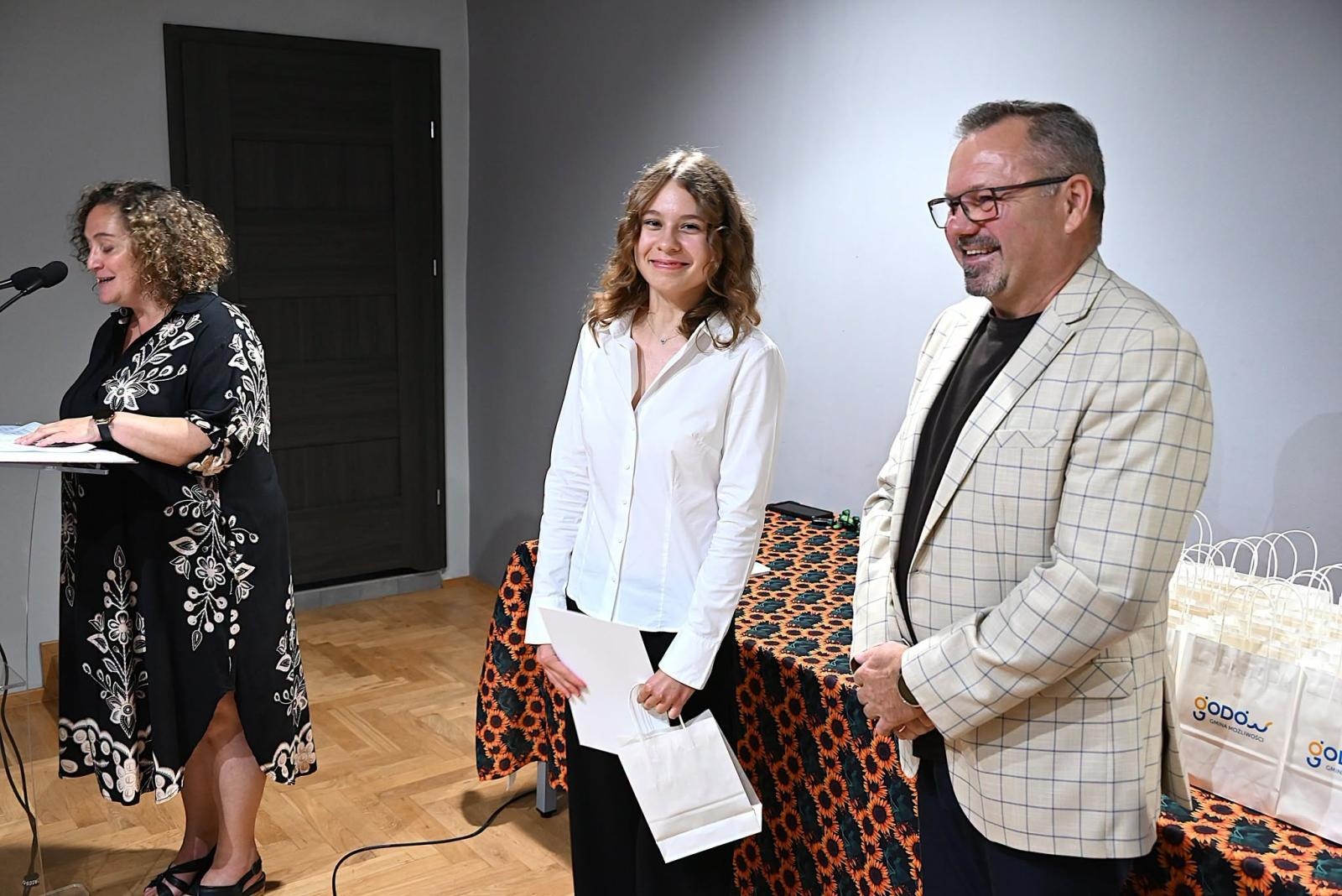 Zdjęcie w galerii na portalu naszwodzislaw.com: Od konkursów i olimpiad po mistrzostwa Polski. Gmina Godów wyróżniła najzdolniejszą młodzież [FOTO] wiadomości z regionu