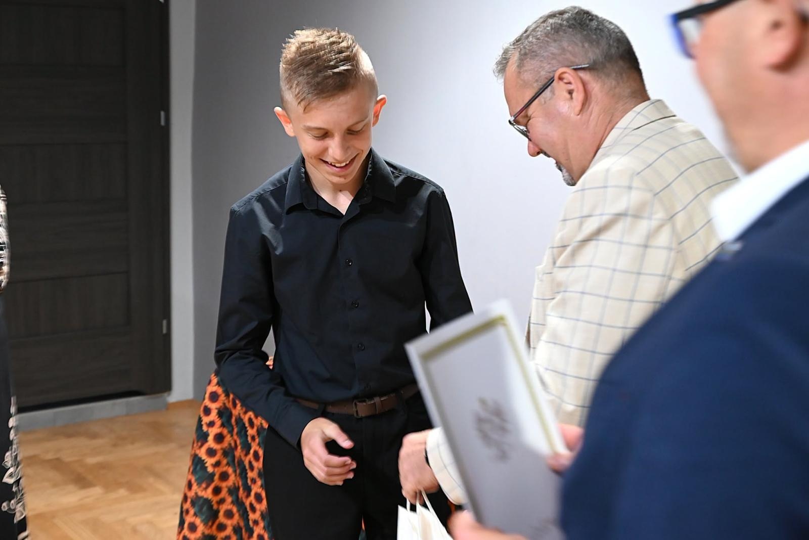 Zdjęcie w galerii na portalu naszwodzislaw.com: Od konkursów i olimpiad po mistrzostwa Polski. Gmina Godów wyróżniła najzdolniejszą młodzież [FOTO] wiadomości z regionu