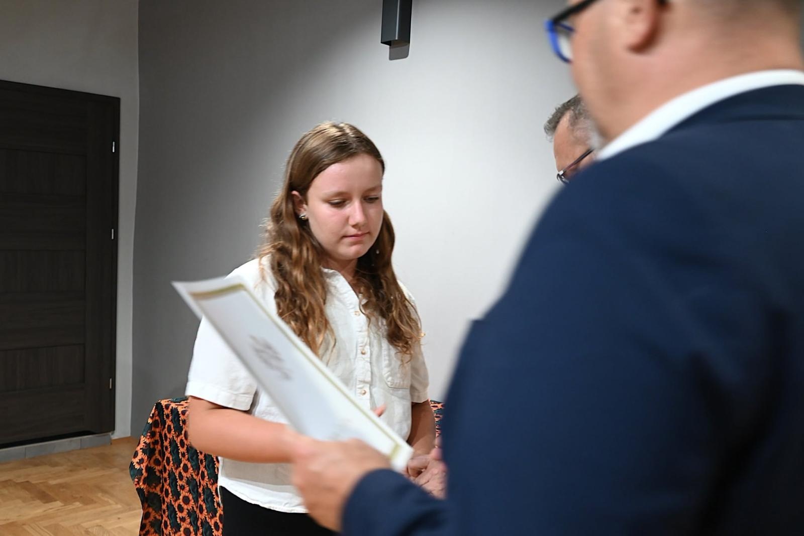 Zdjęcie w galerii na portalu naszwodzislaw.com: Od konkursów i olimpiad po mistrzostwa Polski. Gmina Godów wyróżniła najzdolniejszą młodzież [FOTO] wiadomości z regionu