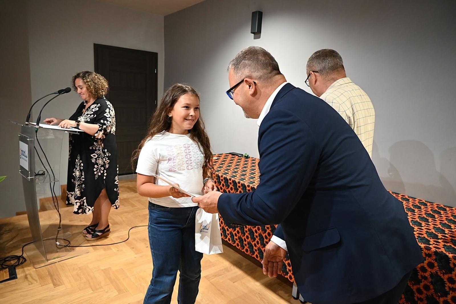 Zdjęcie w galerii na portalu naszwodzislaw.com: Od konkursów i olimpiad po mistrzostwa Polski. Gmina Godów wyróżniła najzdolniejszą młodzież [FOTO] wiadomości z regionu