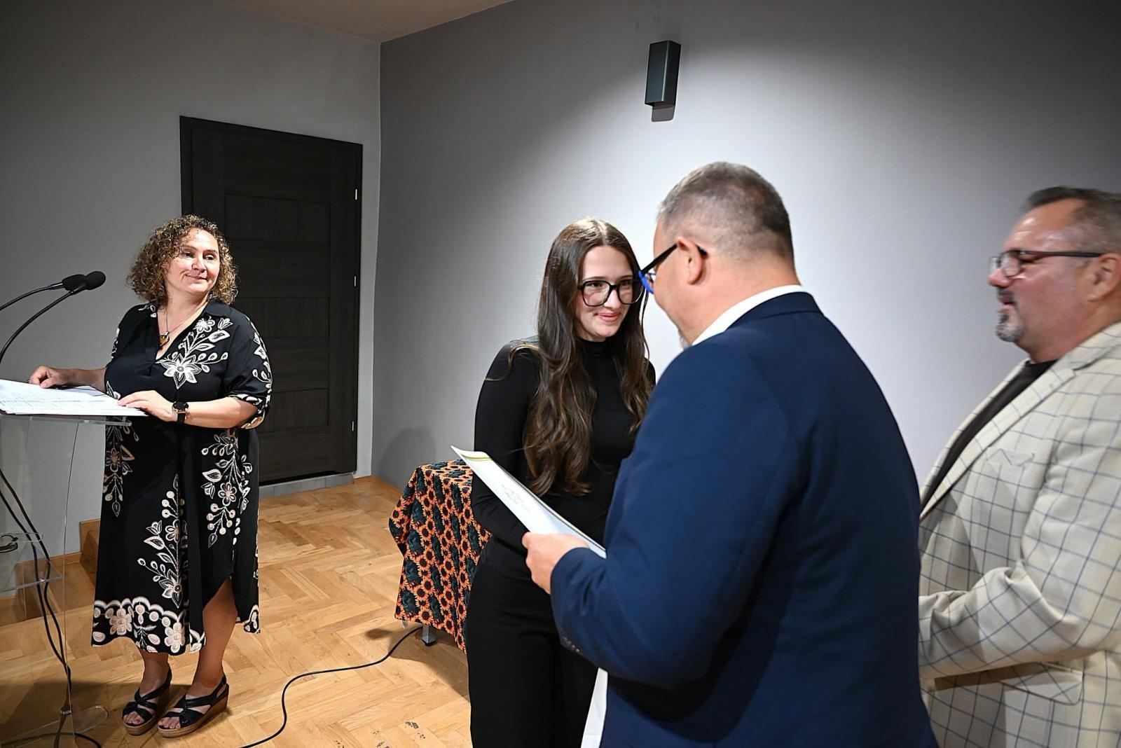 Zdjęcie w galerii na portalu naszwodzislaw.com: Od konkursów i olimpiad po mistrzostwa Polski. Gmina Godów wyróżniła najzdolniejszą młodzież [FOTO] wiadomości z regionu