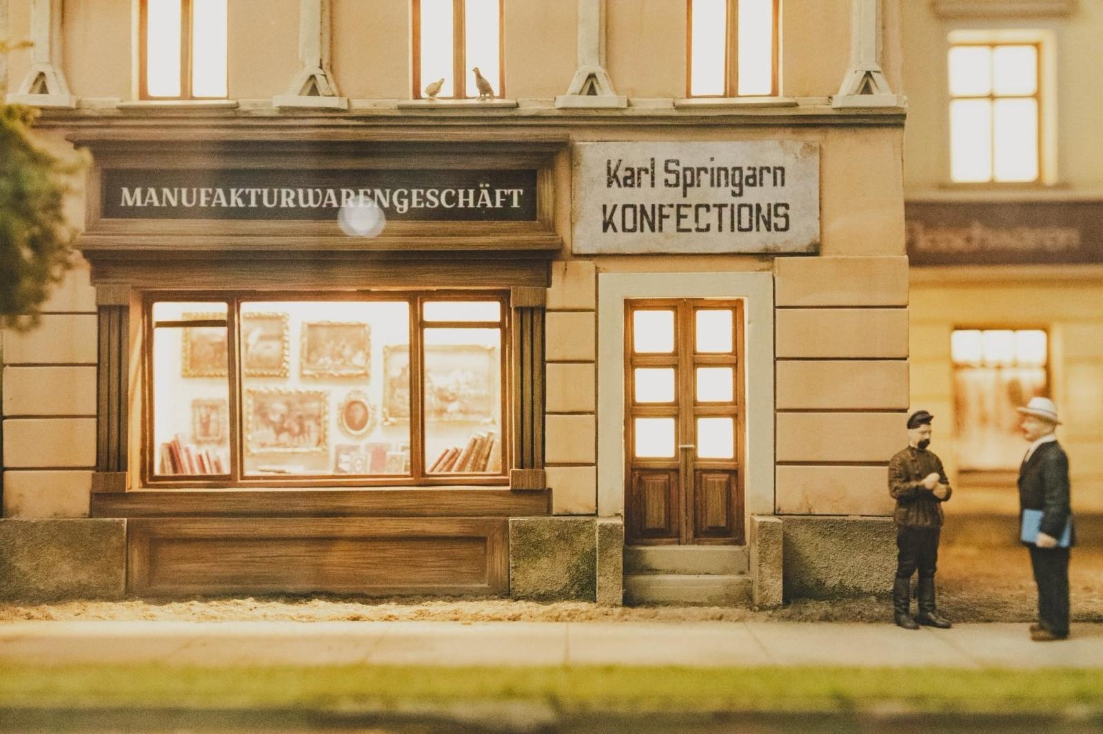 Zdjęcie w galerii na portalu naszwodzislaw.com: Jedźcie do Wodzisławia. Tego Śląskiego. Filip Springer zachwycił się miejską makietą wiadomości z regionu