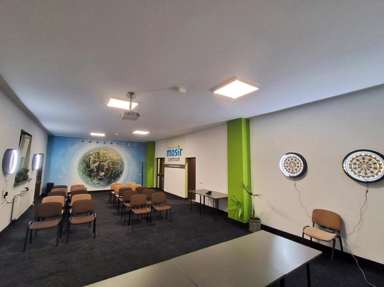 Zdjęcie w galerii na portalu naszwodzislaw.com: Nowa sala konferencyjna już niemal gotowa. Tak wygląda po remoncie wiadomości z regionu