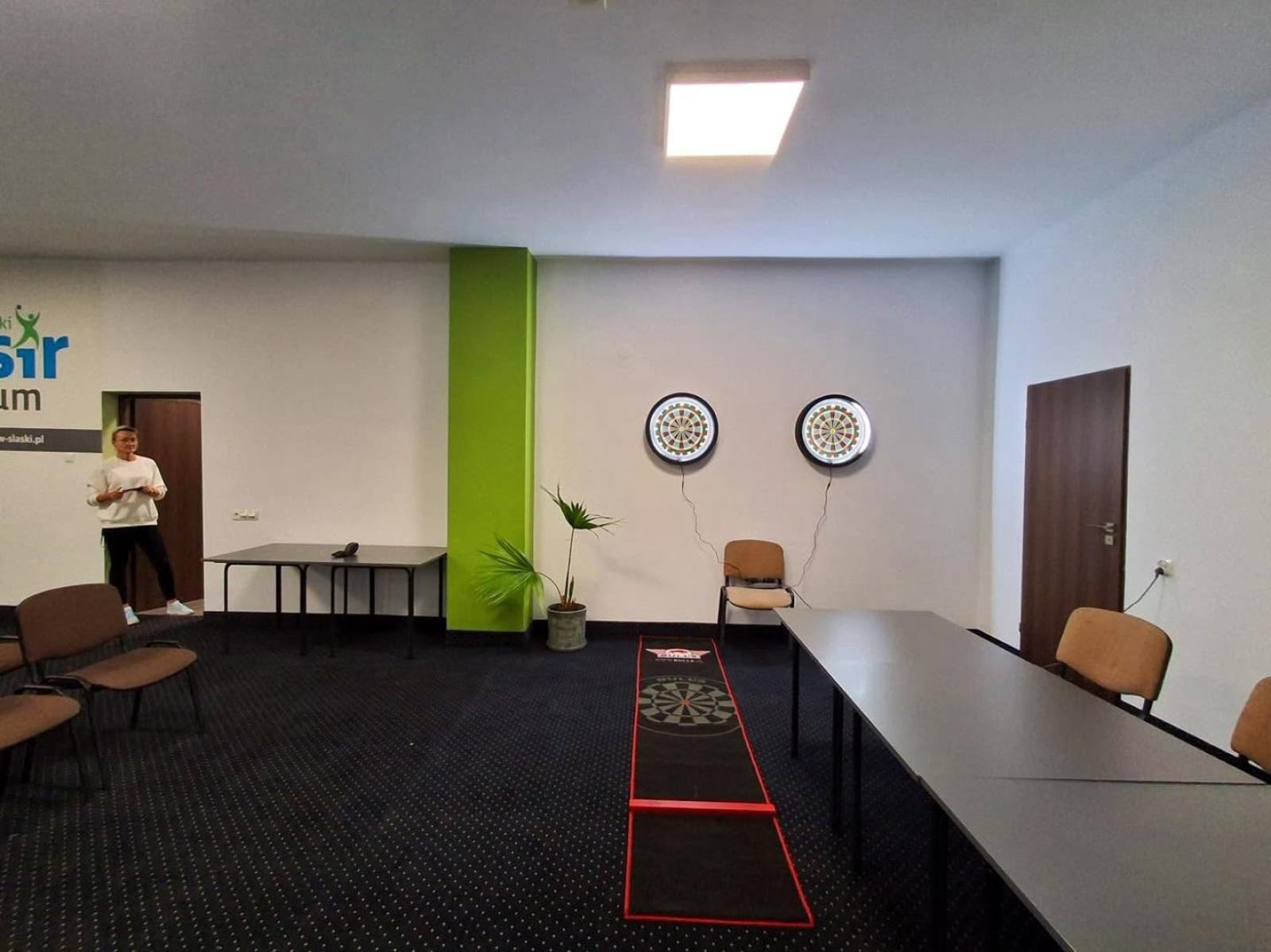Zdjęcie w galerii na portalu naszwodzislaw.com: Nowa sala konferencyjna już niemal gotowa. Tak wygląda po remoncie wiadomości z regionu