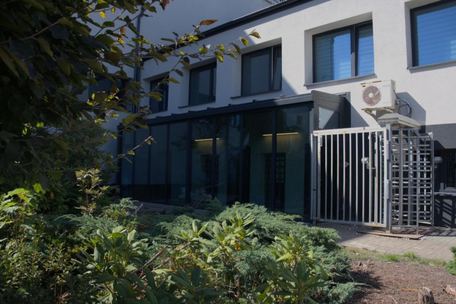 Zdjęcie w galerii na portalu naszwodzislaw.com: Nowe oświetlenie, fotowoltaika i odzysk wody. MOSiR w Radlinie przechodzi gruntowną modernizację wiadomości z regionu