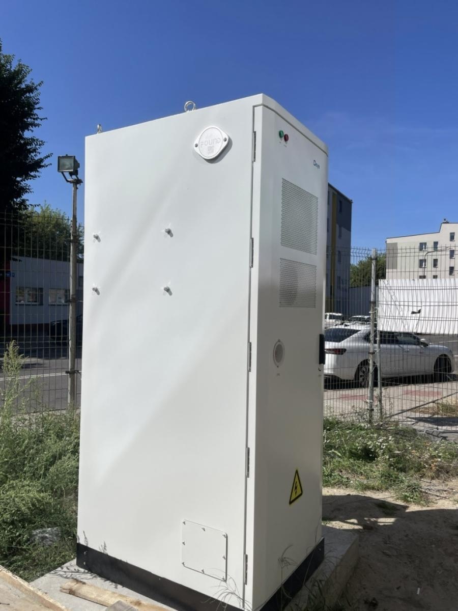 Zdjęcie w galerii na portalu naszwodzislaw.com: Nowe oświetlenie, fotowoltaika i odzysk wody. MOSiR w Radlinie przechodzi gruntowną modernizację wiadomości z regionu