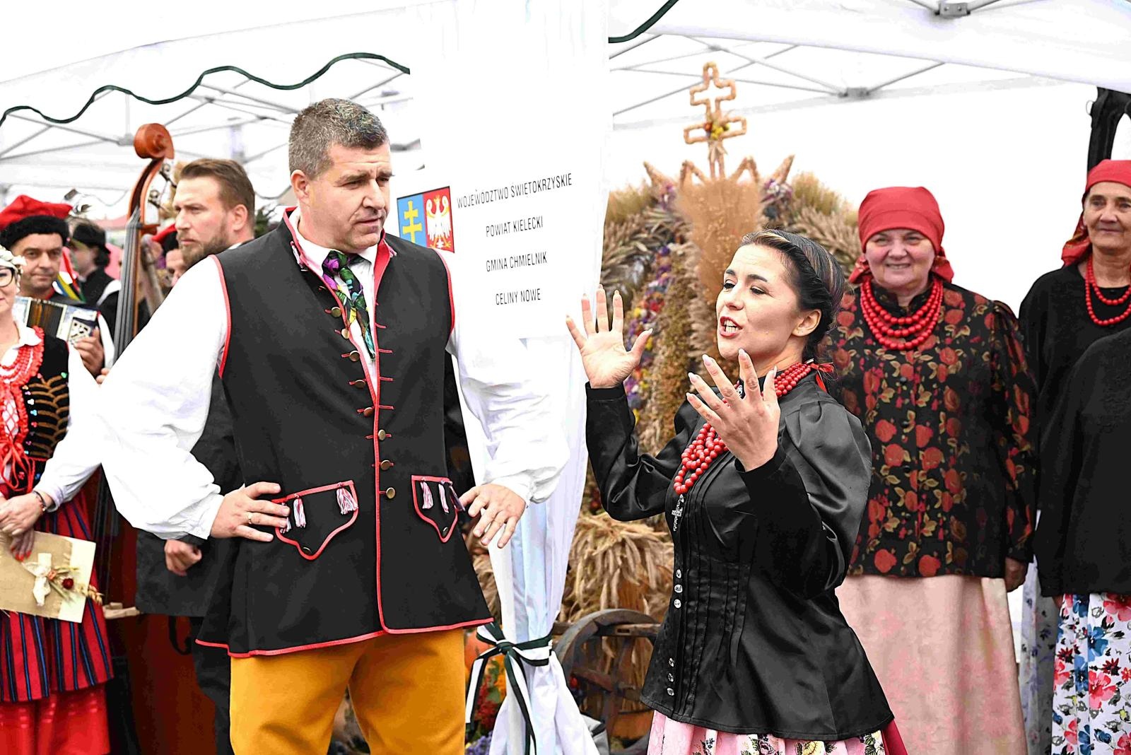 Zdjęcie w galerii na portalu naszwodzislaw.com: Wieniec z Godowa wyróżniony na Dożynkach Prezydenckich. Śląsk znalazł się w gronie najlepszych wiadomości z regionu
