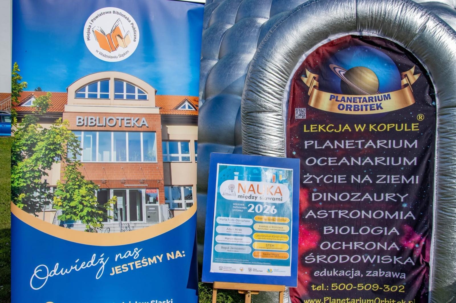 Zdjęcie w galerii na portalu naszwodzislaw.com: UFO wylądowało przed biblioteką w Wodzisławiu? To była kosmiczna lekcja dla młodych odkrywców wiadomości z regionu