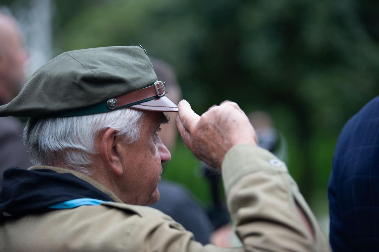 Zdjęcie w galerii na portalu naszwodzislaw.com: Tu historia wciąż boli. W Parku Jordanowskim w Radlinie odsłonięto nową tablicę wiadomości z regionu