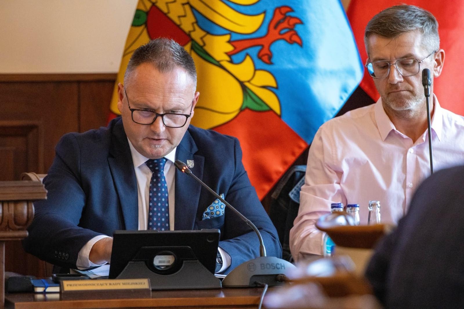 Zdjęcie w galerii na portalu naszwodzislaw.com: Bezrobocie wyższe niż przed rokiem, miasto z nadwyżką budżetową. Ważna sesja Rady Miejskiej wiadomości z regionu