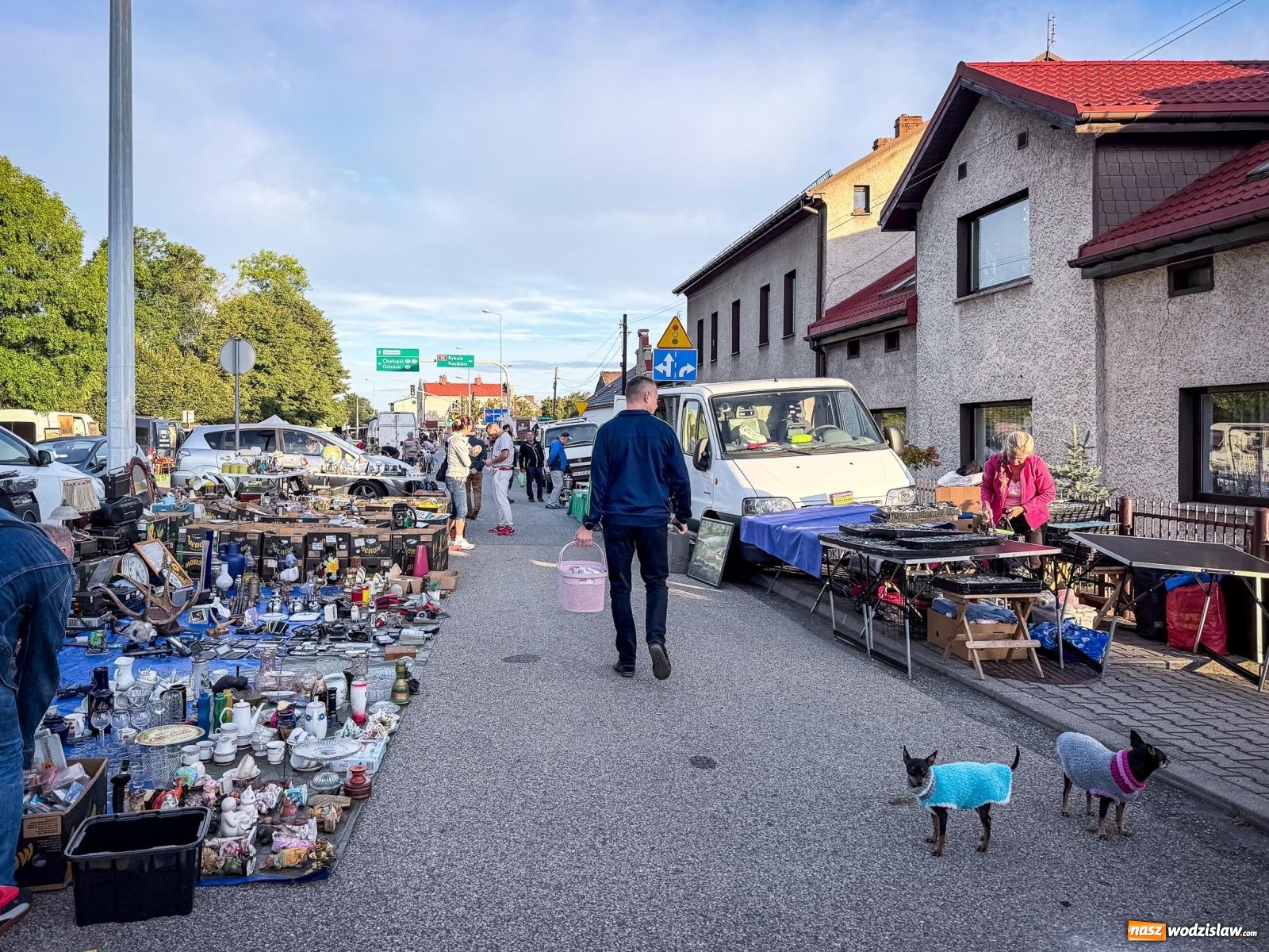 Zdjęcie w galerii na portalu naszwodzislaw.com: Jarmark na granicy w Chałupkach. Sprzedawcy zjechali z całego regionu [FOTO i WIDEO] wiadomości z regionu