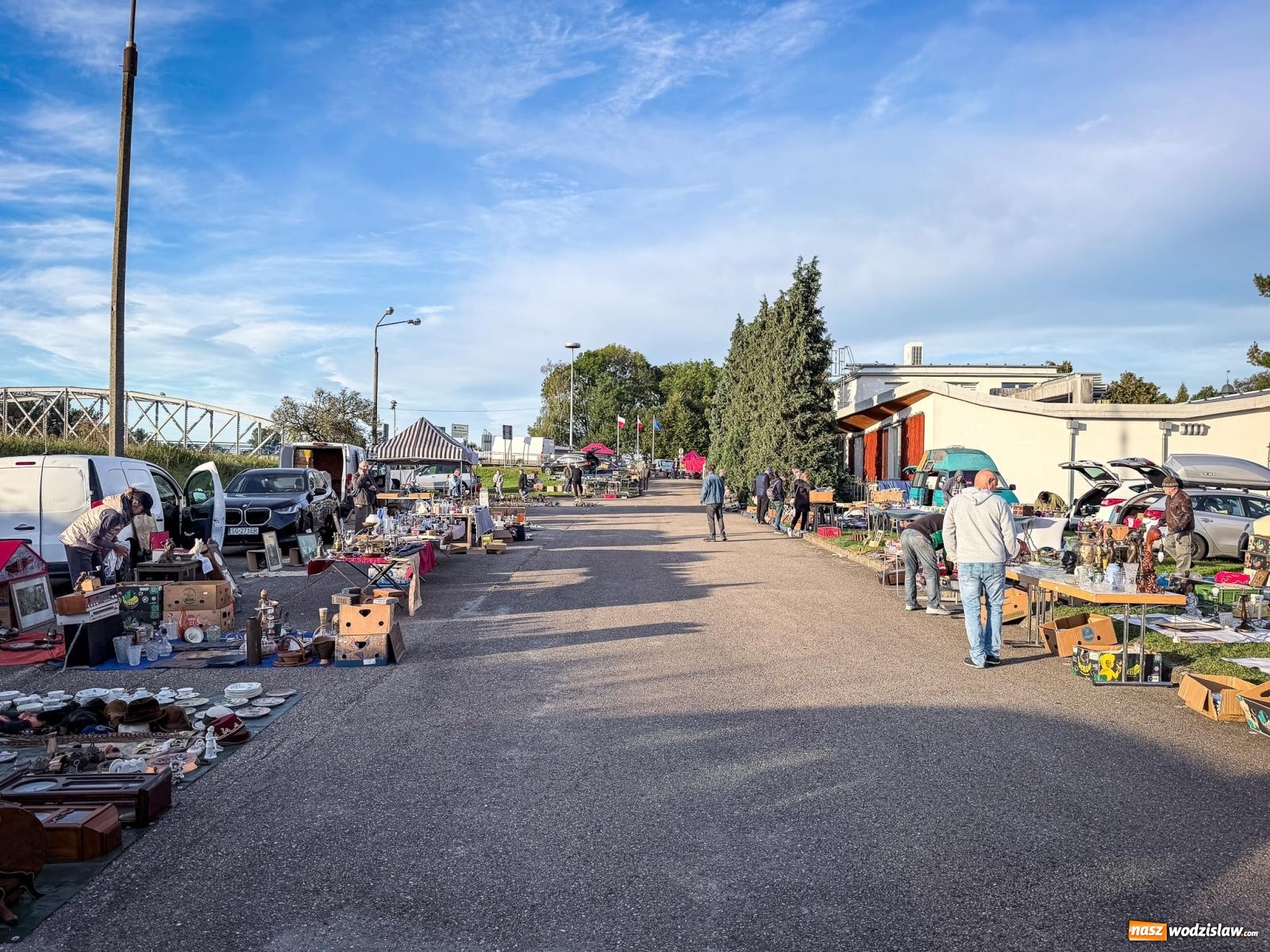 Zdjęcie w galerii na portalu naszwodzislaw.com: Jarmark na granicy w Chałupkach. Sprzedawcy zjechali z całego regionu [FOTO i WIDEO] wiadomości z regionu