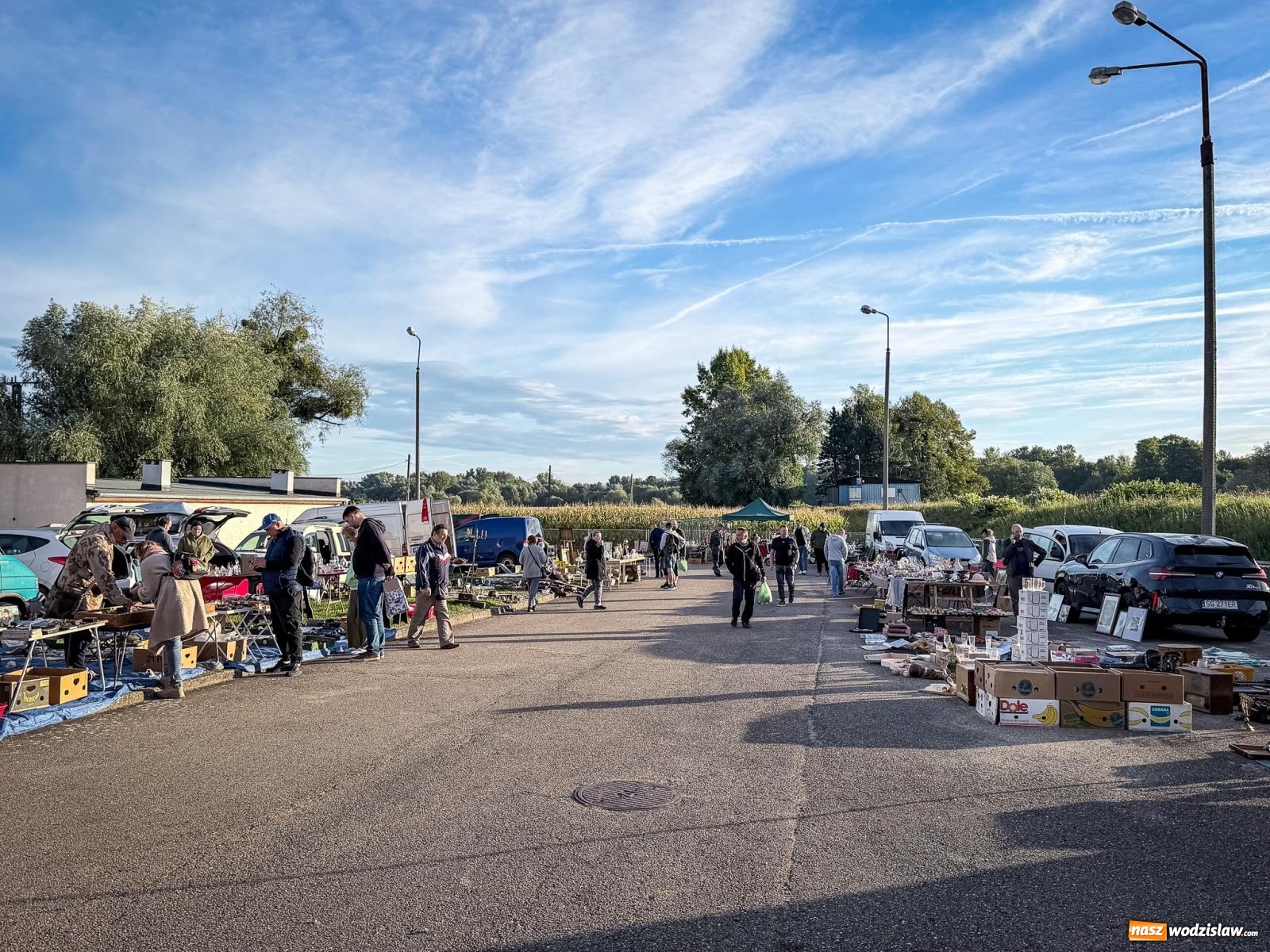 Zdjęcie w galerii na portalu naszwodzislaw.com: Jarmark na granicy w Chałupkach. Sprzedawcy zjechali z całego regionu [FOTO i WIDEO] wiadomości z regionu