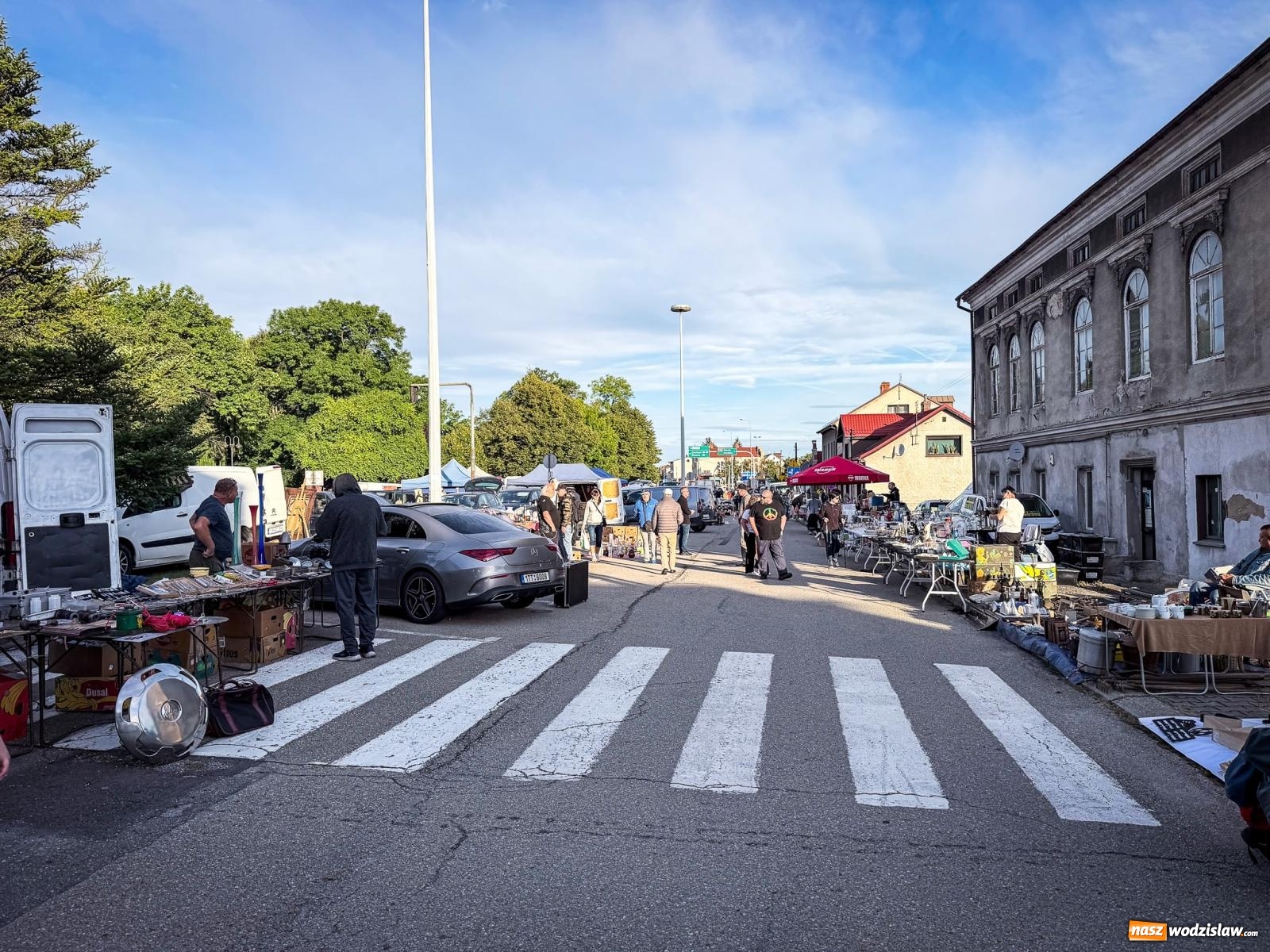 Zdjęcie w galerii na portalu naszwodzislaw.com: Jarmark na granicy w Chałupkach. Sprzedawcy zjechali z całego regionu [FOTO i WIDEO] wiadomości z regionu