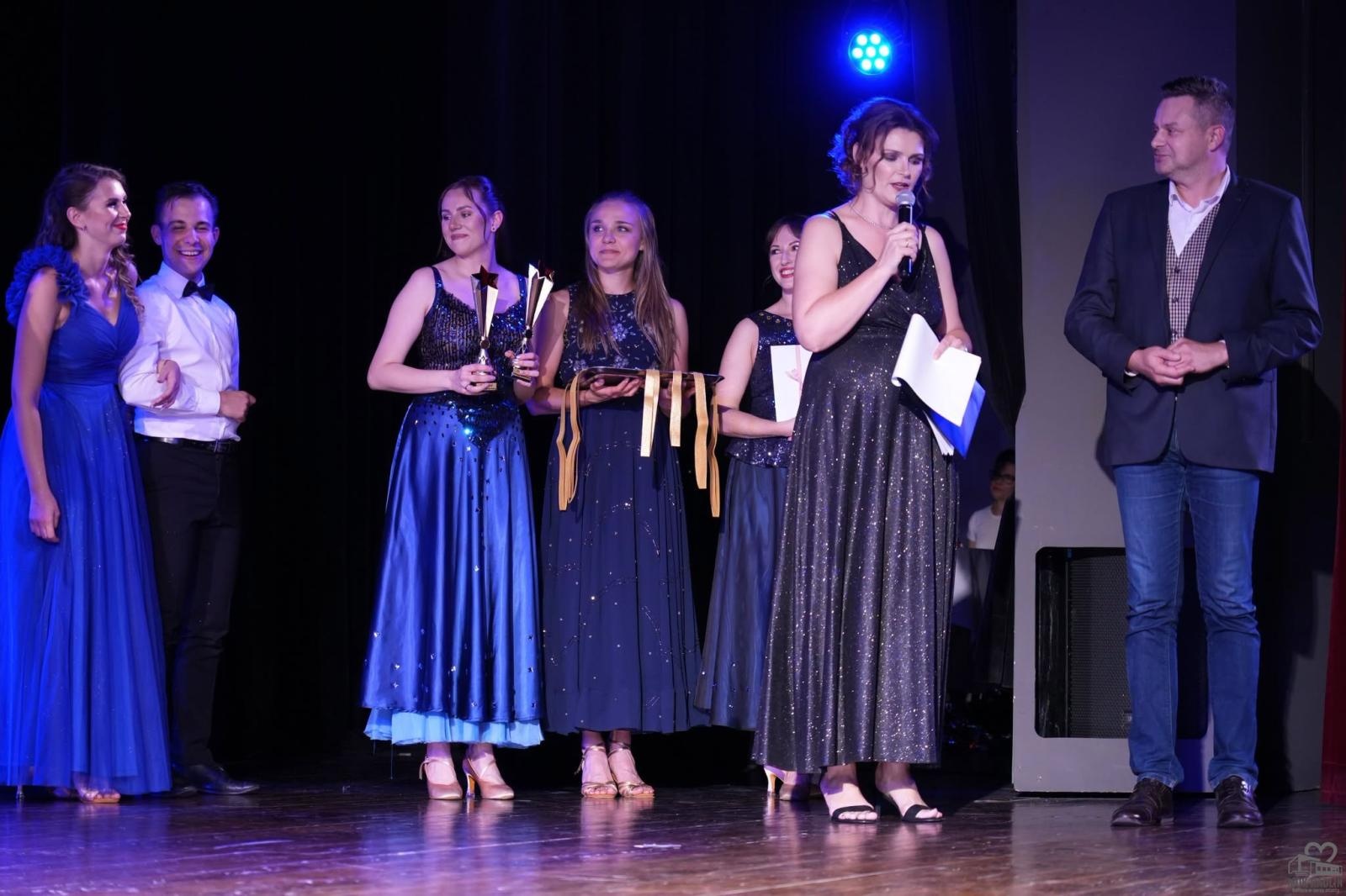 Zdjęcie w galerii na portalu naszwodzislaw.com: Taneczna rywalizacja charytatywna w Radlinie zakończona. Nagroda Grand Prix trafiła do Sary i Oliwiera [FOTO] wiadomości z regionu