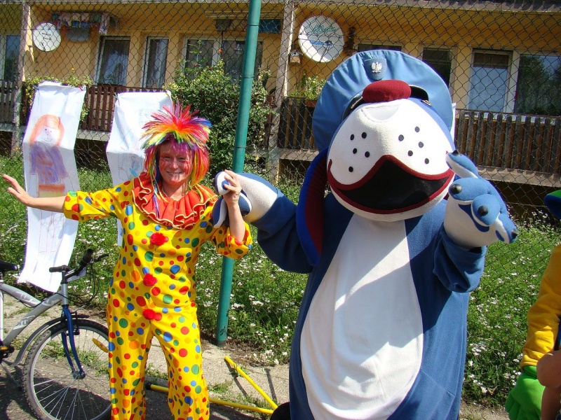 Zdjęcie w galerii na portalu naszwodzislaw.com: Sznupek i Toro z wizytą na Maju wiadomości z regionu